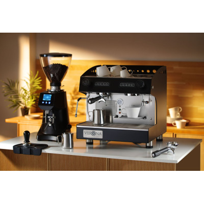 Kompaktní automatický kávovar Julia, 2-skupinový, HENDI, Černá, 230V/2700W, 475x563x(H)530mm | 207499