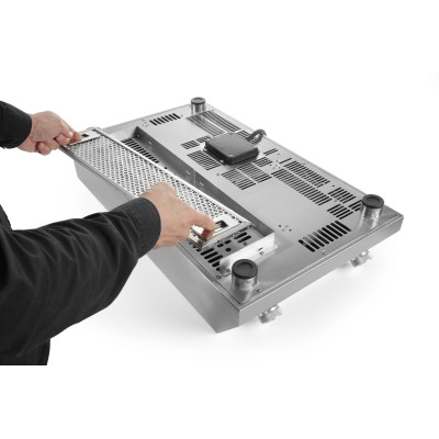 Indukční vařič model 7000, HENDI, Profi Line, 400V/7000W, 405x700x(H)145mm | 239346