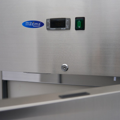 Maxima Mrazící skříň - 600 l - 3 nastavitelné police (2/1 GN) - nerezová ocel - na kolečkách |  09400007