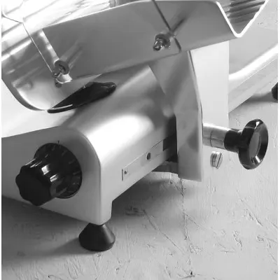 Nářezový stroj 195 Profi Line, HENDI, Profi Line, 230V/200W, 416x400x(H)335mm | 210031